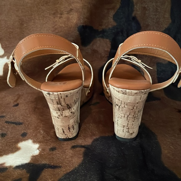 “Shein” Butterfly Flower Stud Fish Mouth Women Wedge Thick Sole Sandals! - Picture 3 of 10